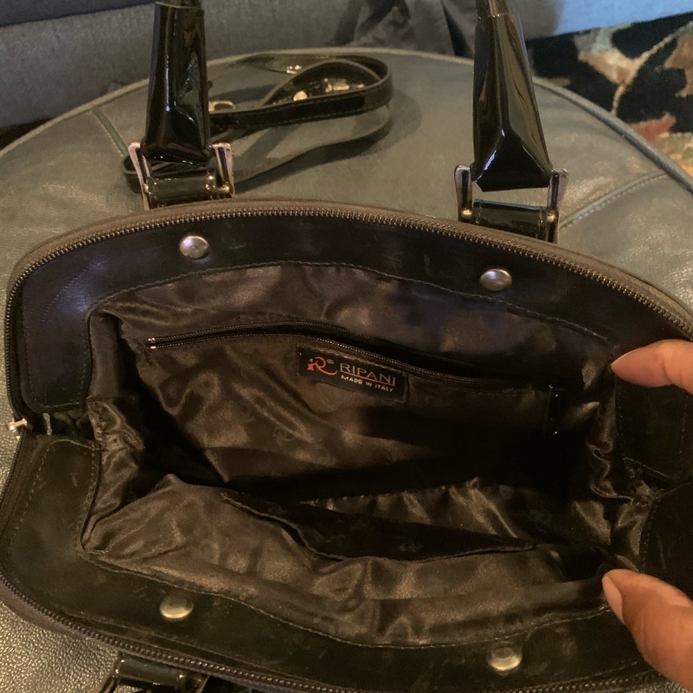 Handbags - Picture 4 of 4